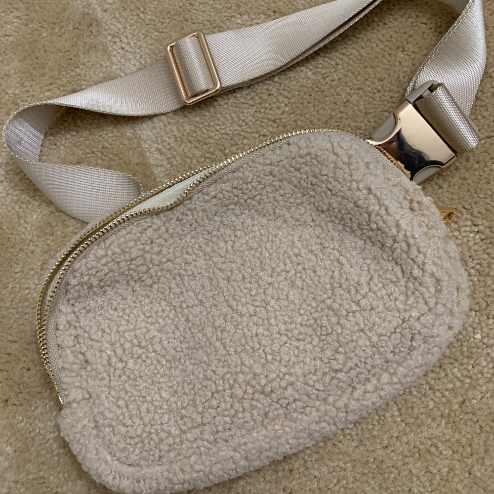 Sherpa belt bag